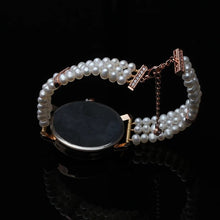 Qalereya görüntüsünə şəkil yükləyin, Üç qat mirvari zəncirlə hazırlanmış rose gold rəngdə saat
