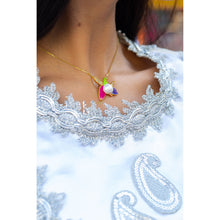 Qalereya görüntüsünə şəkil yükləyin, &quot;Xarı Bülbül&quot; dizaynlı əl işi premium italyan gümüşü dəst, qızılı-qaşlı
