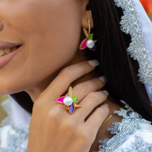 Qalereya görüntüsünə şəkil yükləyin, &quot;Xarı Bülbül&quot; dizaynlı əl işi premium italyan gümüşü dəst, qızılı-qaşlı
