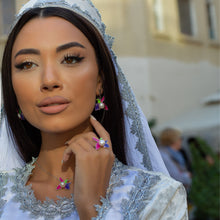 Qalereya görüntüsünə şəkil yükləyin, &quot;Xarı Bülbül&quot; dizaynlı əl işi premium italyan gümüşü dəst, gümüşü-qaşsız
