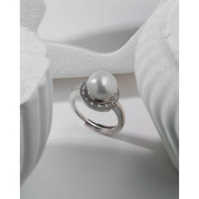 Qalereya görüntüsünə şəkil yükləyin, Ağ zirkon qaşlı ingilis zamoklu italyan gümüşü mirvari dəst
