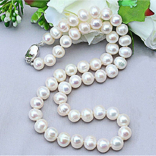 Sadə üslubda düzmə mirvari boyunbağı